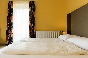 Flora Hotel 3*