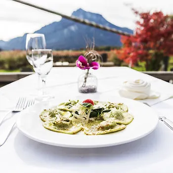Flora Hotel Anif